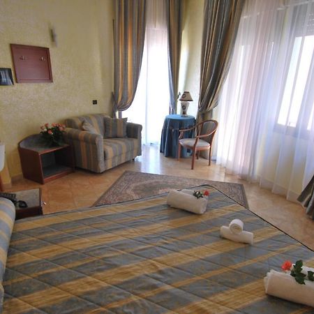 Hotel San Giuseppe - Cityhotel קטנזארו מראה חיצוני תמונה