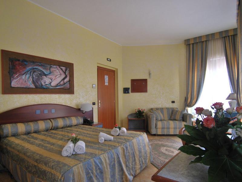 Hotel San Giuseppe - Cityhotel קטנזארו מראה חיצוני תמונה