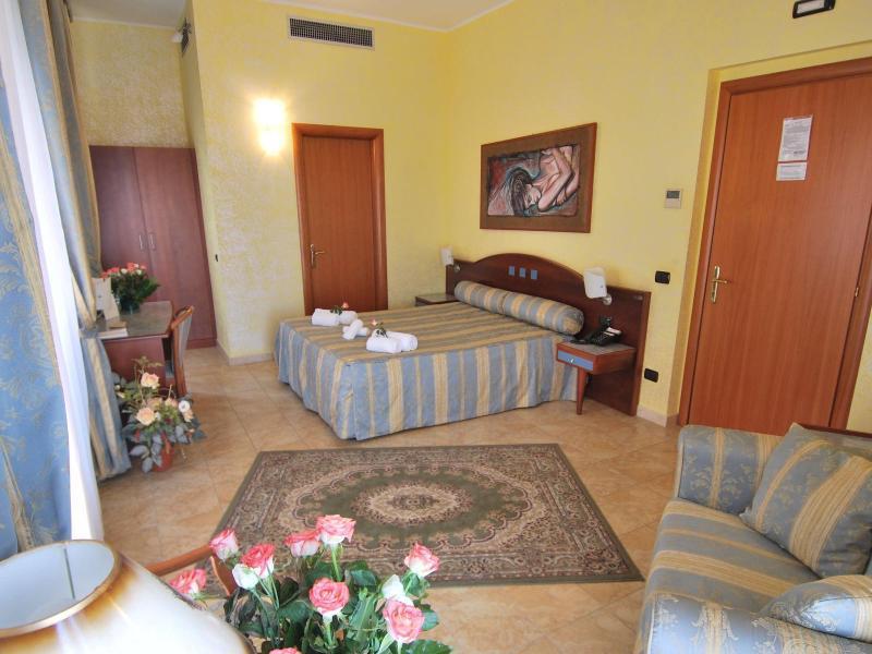 Hotel San Giuseppe - Cityhotel קטנזארו מראה חיצוני תמונה