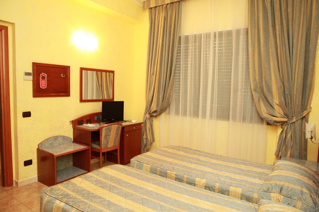 Hotel San Giuseppe - Cityhotel קטנזארו מראה חיצוני תמונה