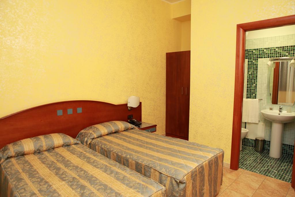 Hotel San Giuseppe - Cityhotel קטנזארו מראה חיצוני תמונה