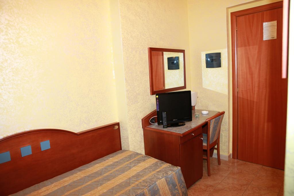 Hotel San Giuseppe - Cityhotel קטנזארו מראה חיצוני תמונה