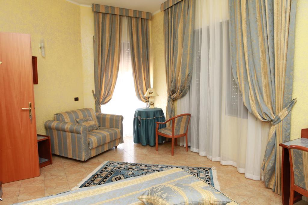 Hotel San Giuseppe - Cityhotel קטנזארו מראה חיצוני תמונה
