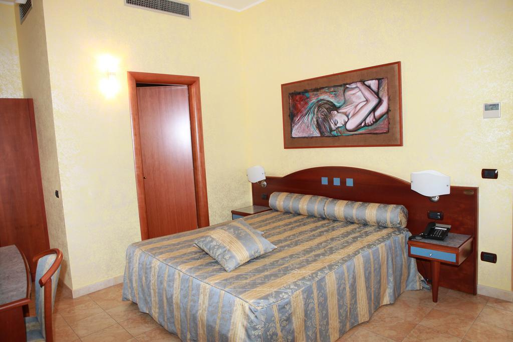 Hotel San Giuseppe - Cityhotel קטנזארו מראה חיצוני תמונה